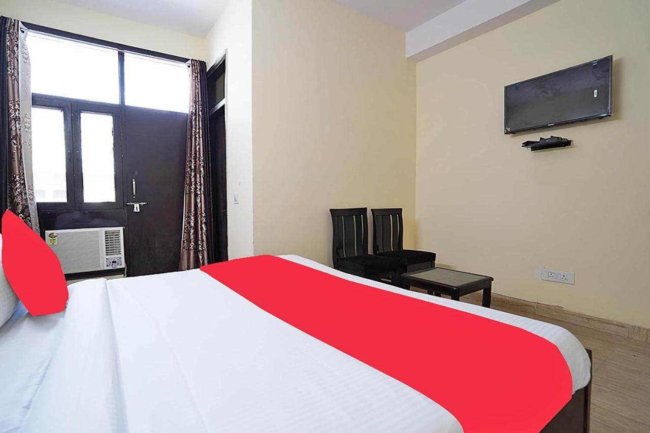 Oyo 46744 Hotel Yash New Delhi Exterior photo