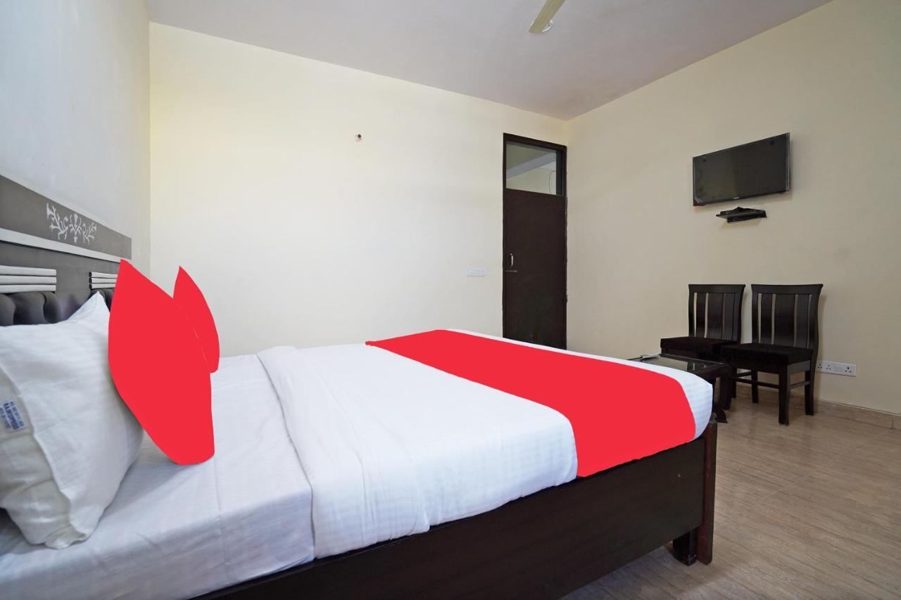 Oyo 46744 Hotel Yash New Delhi Exterior photo