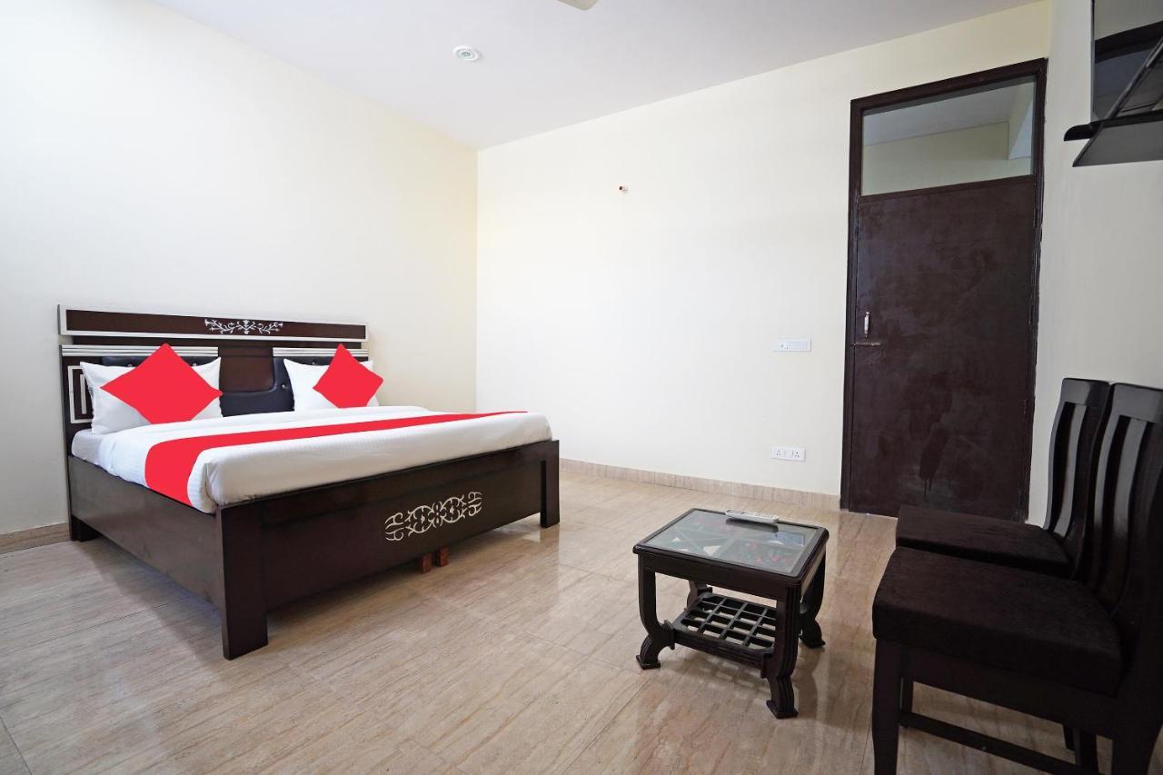Oyo 46744 Hotel Yash New Delhi Exterior photo