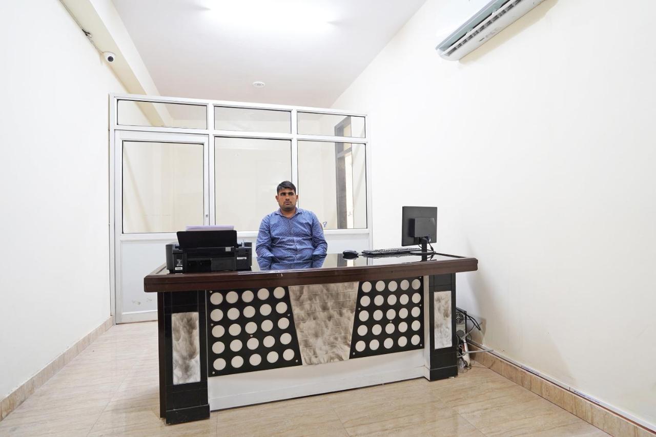 Oyo 46744 Hotel Yash New Delhi Exterior photo