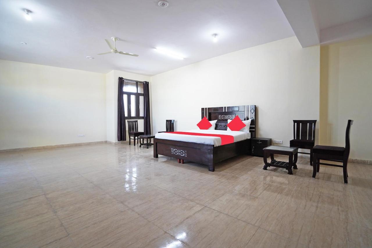 Oyo 46744 Hotel Yash New Delhi Exterior photo