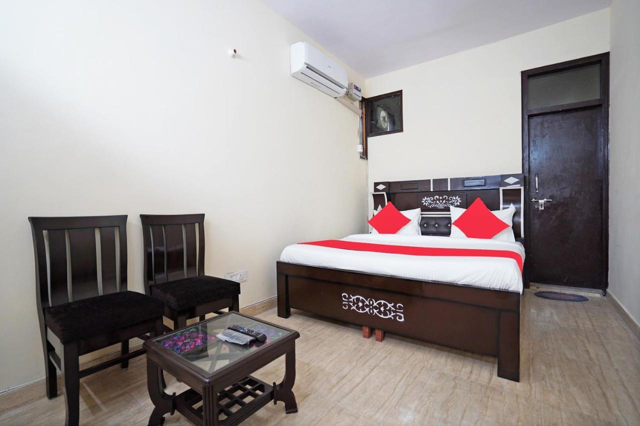 Oyo 46744 Hotel Yash New Delhi Exterior photo