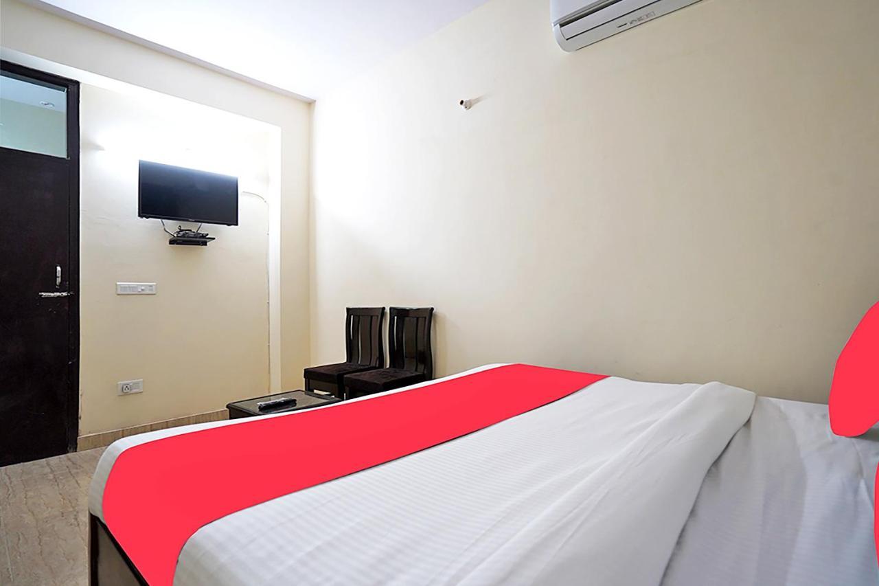 Oyo 46744 Hotel Yash New Delhi Exterior photo